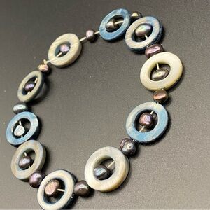 Unique Shell Disc Bracelet
